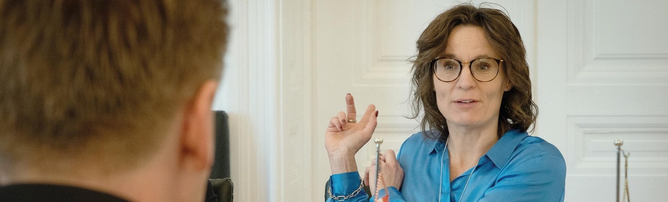 Die schwedische EU-Ministerin Jessika Roswall gibt ein Interview.