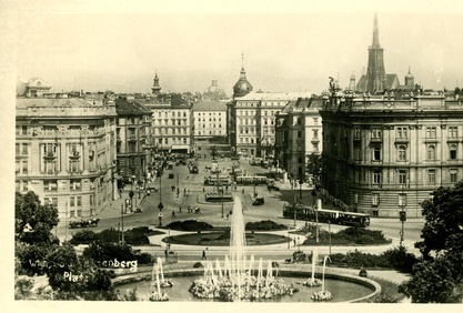 alte Ansicht vom Schwarzenbergplatz mit Haus der Industrie rechts