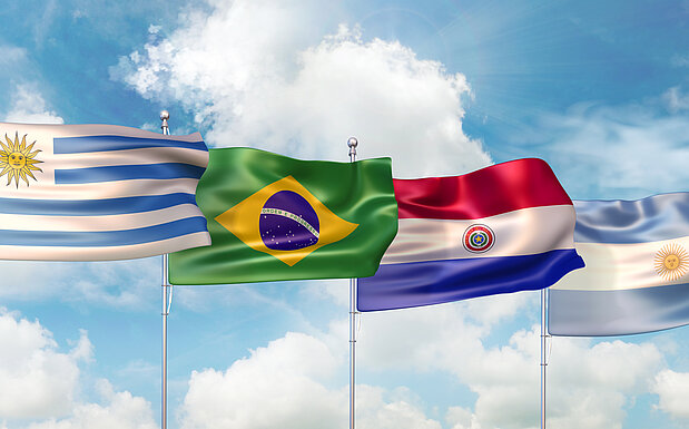 Nationalflaggen der Mercosur-Staaten