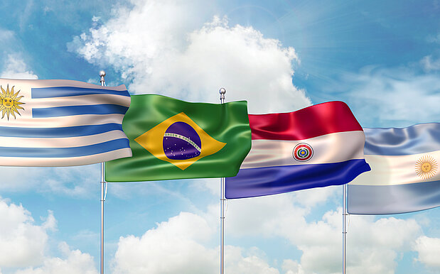 Nationalflaggen der Mercosur-Staaten